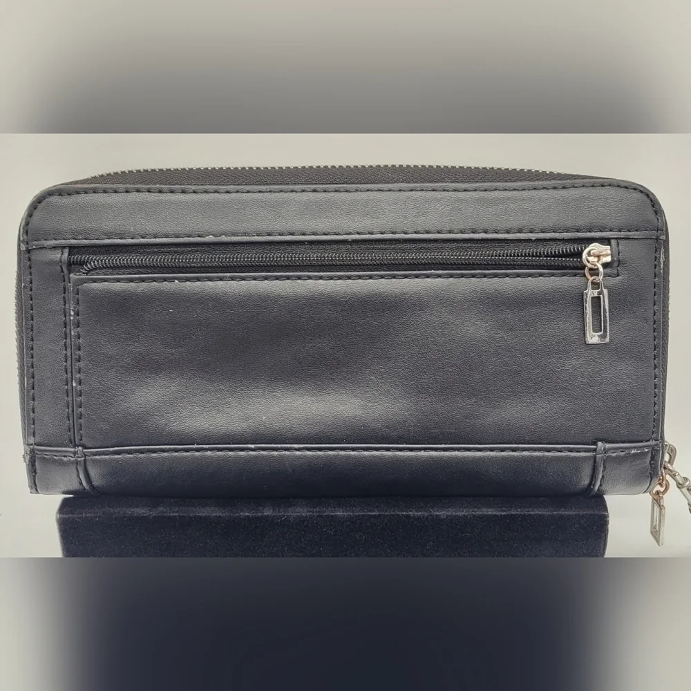 GUESS Los Angeles Shawna Wallet Wristlet Zip-Around Black vegan leather​​​